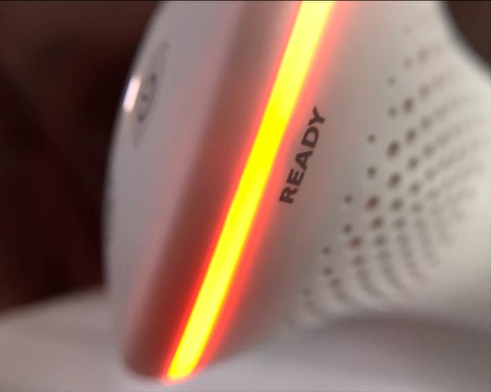 Close up of the top back of the BRI956 showing the red 'ready' light.